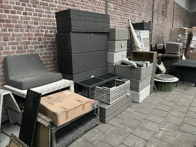 Partij tuinmeubelen w.o. denza, fonteyn - afbeelding 1 van  23