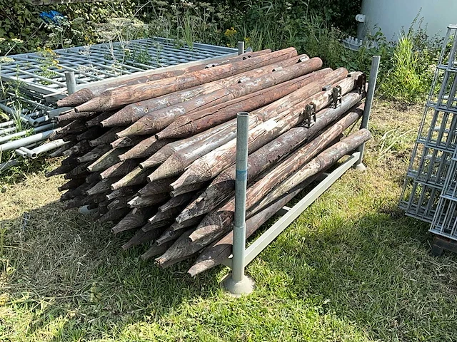 Partij tuinpalen - afbeelding 1 van  4