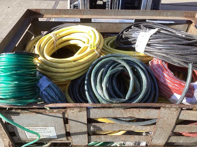 Partij tuinslangen - afbeelding 5 van  9
