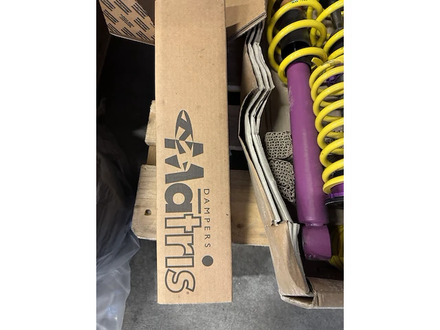 Partij vag accesoires en onderdelen w.o. suzuki, kw automotive, matris - afbeelding 9 van  11