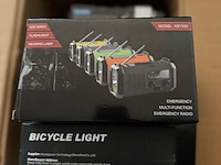 Partij van 18 noodradio’s – crank, solar & powerbankfunctie – retourpartij, mix - afbeelding 6 van  6