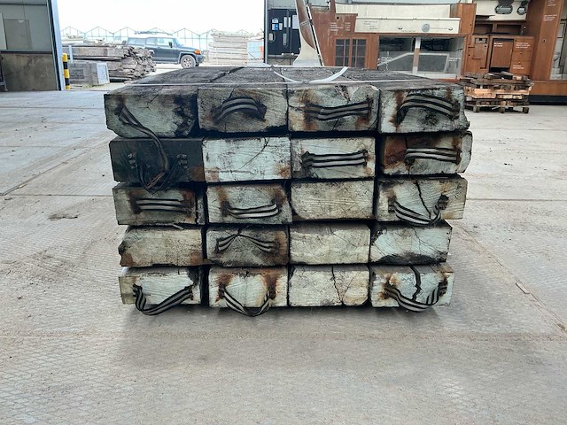 Partij van 40 balken abachi hout 15x30x300cm - lumber (40x) reclaimd wood - afbeelding 7 van  12