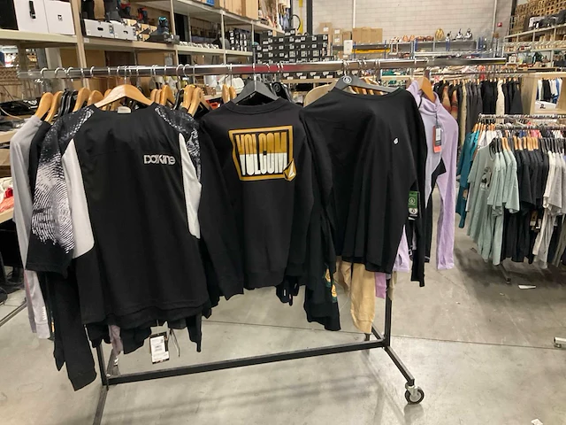 Partij vans/brixton/huf/volcom longsleeves (34x) - afbeelding 4 van  4