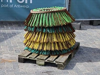 Partij veegborstel aanbouw