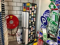 Partij veiligheidsstickers en tape - afbeelding 2 van  10