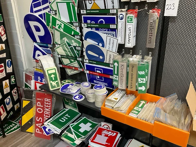 Partij veiligheidsstickers en tape - afbeelding 4 van  10