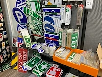 Partij veiligheidsstickers en tape - afbeelding 4 van  10