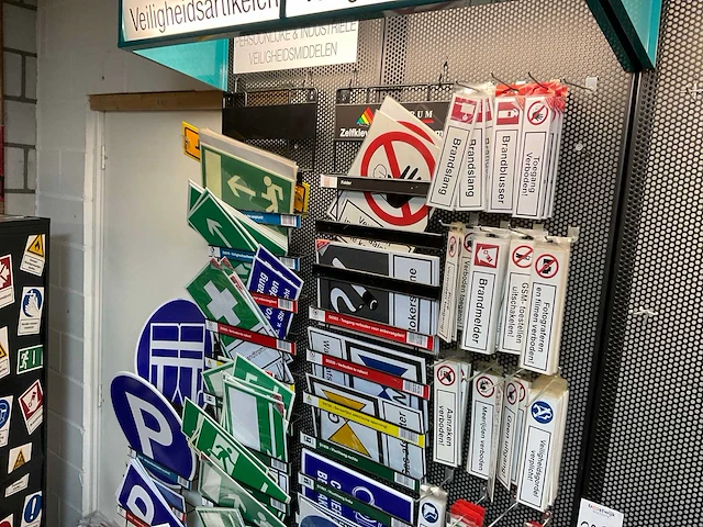 Partij veiligheidsstickers en tape - afbeelding 5 van  10