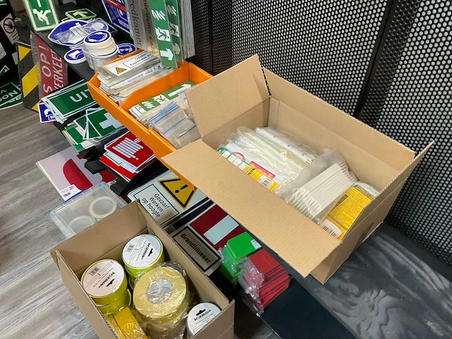 Partij veiligheidsstickers en tape - afbeelding 7 van  10