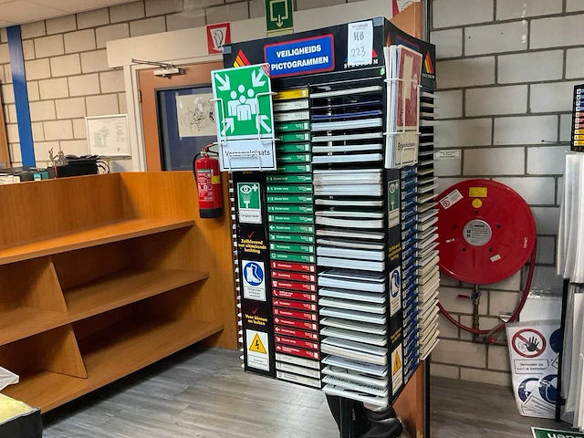 Partij veiligheidsstickers en tape - afbeelding 8 van  10