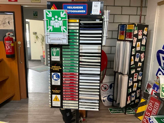 Partij veiligheidsstickers en tape - afbeelding 9 van  10