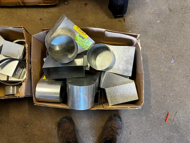 Partij ventilatiesysteem hulpstukken , buis en acoustieaansluitslangen - afbeelding 23 van  24