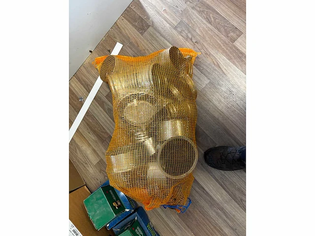 Partij ventilatiesysteem hulpstukken , buis en acoustieaansluitslangen - afbeelding 24 van  24