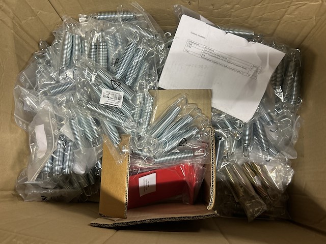 Partij veren w.o. ultrasport - afbeelding 2 van  7