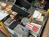 Partij verf, reiniging & smeermiddelen - afbeelding 2 van  13