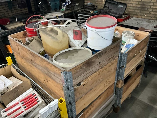 Partij verf, reiniging & smeermiddelen - afbeelding 3 van  13