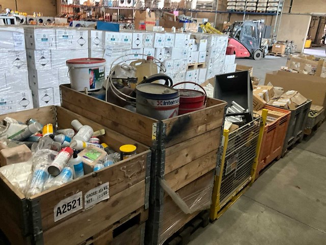 Partij verf, reiniging & smeermiddelen - afbeelding 5 van  13