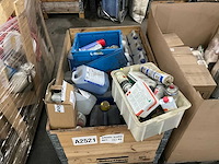 Partij verf, reiniging & smeermiddelen - afbeelding 9 van  13