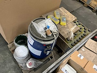 Partij verf, reiniging & smeermiddelen - afbeelding 11 van  13