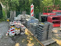 Partij verkeersbakens - afbeelding 1 van  8