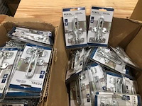 Partij verlengsnoeren, kapstokken, muizenvallen, meubelvilt, etc. - afbeelding 13 van  25