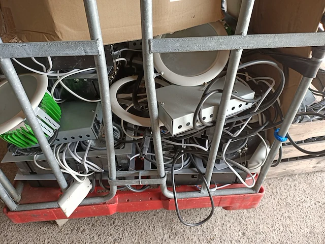 Partij verlichting en armaturen , o.a. led - afbeelding 10 van  12