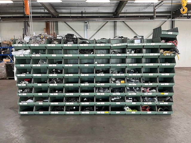 Partij verlichting, stekkers en bekabeling - afbeelding 1 van  39