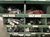 Partij verlichting, stekkers en bekabeling - afbeelding 14 van  39