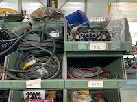 Partij verlichting, stekkers en bekabeling - afbeelding 17 van  39
