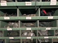 Partij verlichting, stekkers en bekabeling - afbeelding 22 van  39
