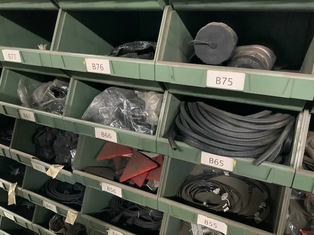 Partij verlichting, stekkers en bekabeling - afbeelding 27 van  39