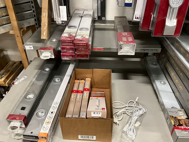Partij verlichting van o.a. osram, starlicht, ritos - afbeelding 28 van  33