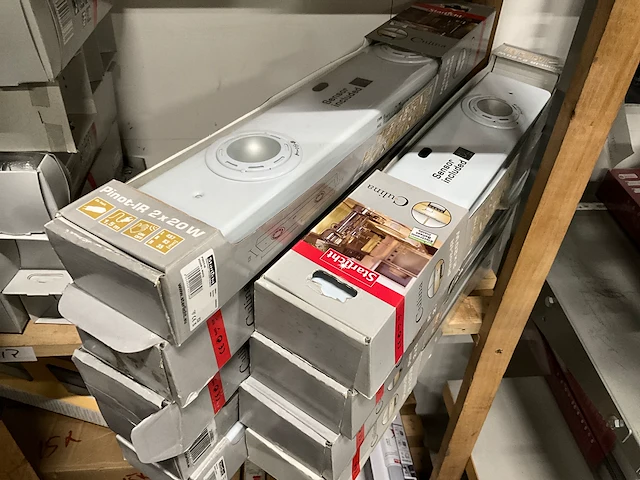 Partij verlichting van o.a. osram, starlicht, ritos - afbeelding 32 van  33