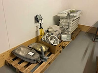 Partij verlichtings armaturen - afbeelding 1 van  4