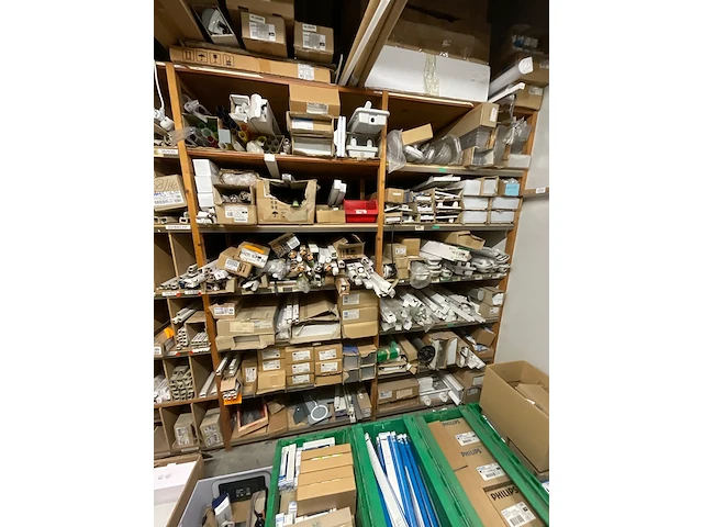 Partij verlichtingsmaterialen (c) - afbeelding 5 van  25
