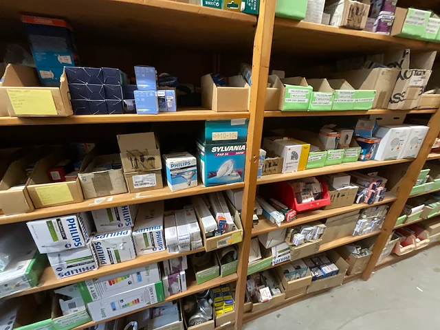 Partij verlichtingsmaterialen (c) - afbeelding 13 van  25