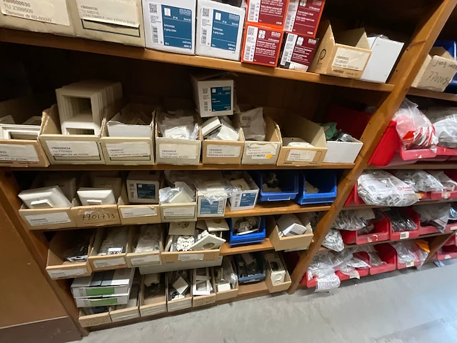 Partij verlichtingsmaterialen (c) - afbeelding 16 van  25