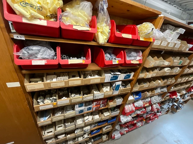 Partij verlichtingsmaterialen (c) - afbeelding 17 van  25