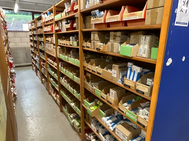 Partij verlichtingsmaterialen (c) - afbeelding 20 van  25