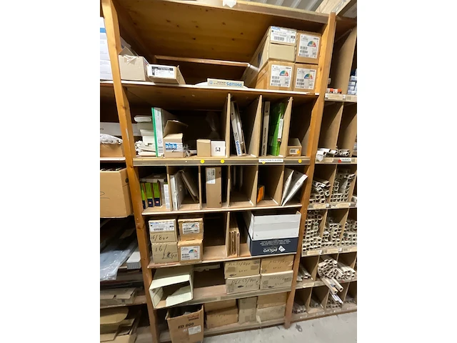 Partij verlichtingsmaterialen (c) - afbeelding 23 van  25