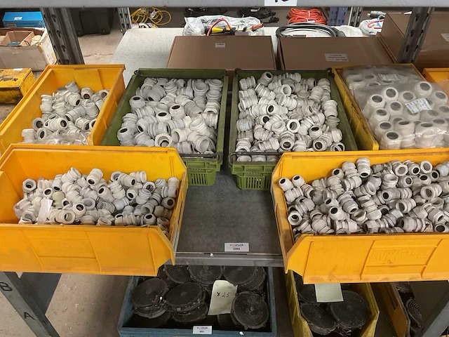 Partij verschillende kabelconnectors - afbeelding 2 van  3
