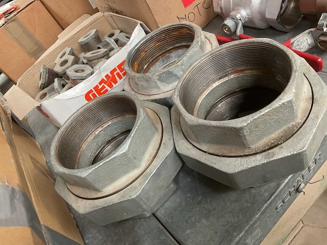 Partij verschillende uniekoppelingen - afbeelding 1 van  3