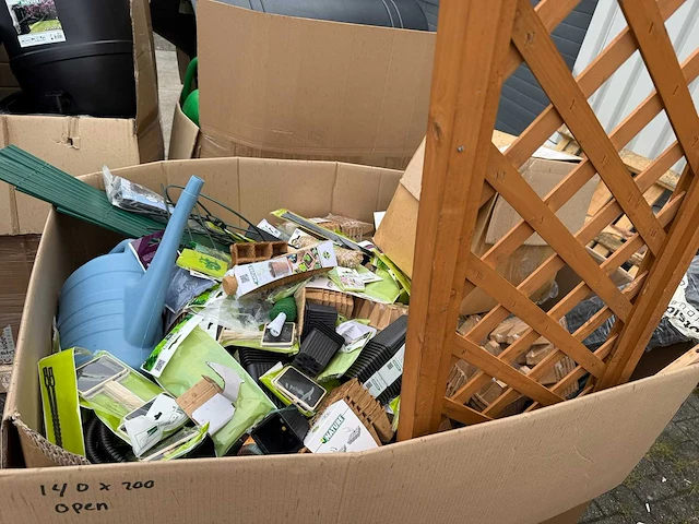 Partij vijver & tuin - afbeelding 13 van  24