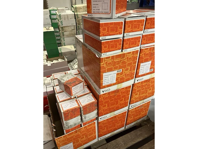 Partij viko schakelmateriaal - afbeelding 1 van  10