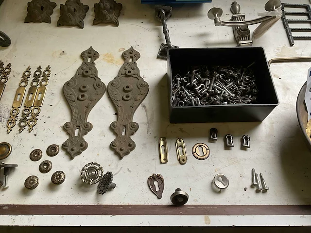 Partij vintage deurbeslag en kapstokken - afbeelding 4 van  16
