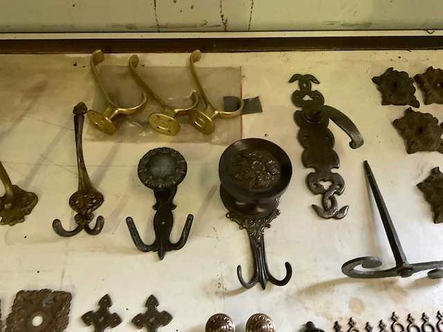 Partij vintage deurbeslag en kapstokken - afbeelding 15 van  16