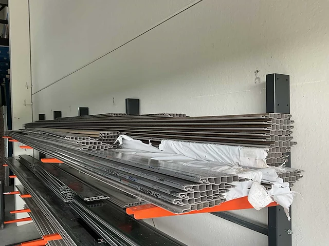 Partij vinylit pvc profielen - afbeelding 7 van  11