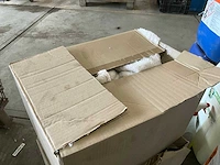 Partij vloeistoffen/schoonmaak producten - afbeelding 7 van  8