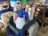 Partij vloeistoffen/schoonmaak producten - afbeelding 8 van  8