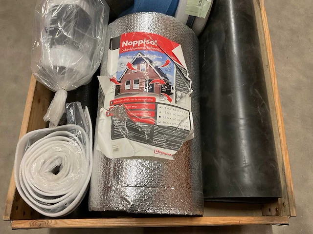 Partij vnl. isolatiemateriaal - afbeelding 2 van  4